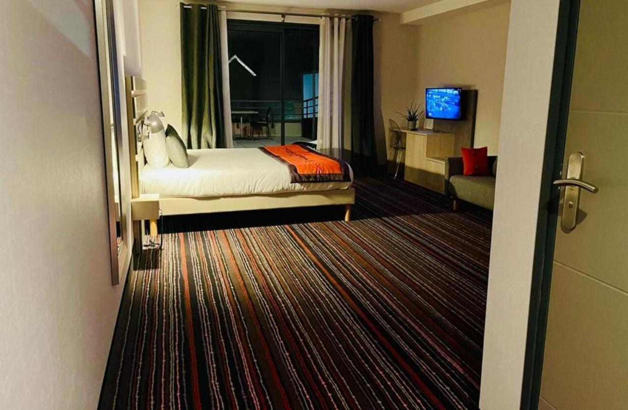Hotel Au Coeur Des Bulles à Loches-sur-Ource Extérieur photo