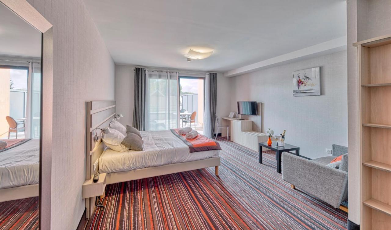 Hotel Au Coeur Des Bulles à Loches-sur-Ource Extérieur photo